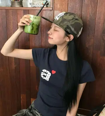 aeae 티셔츠 네이비 상의 티셔츠 한국 로고 하트