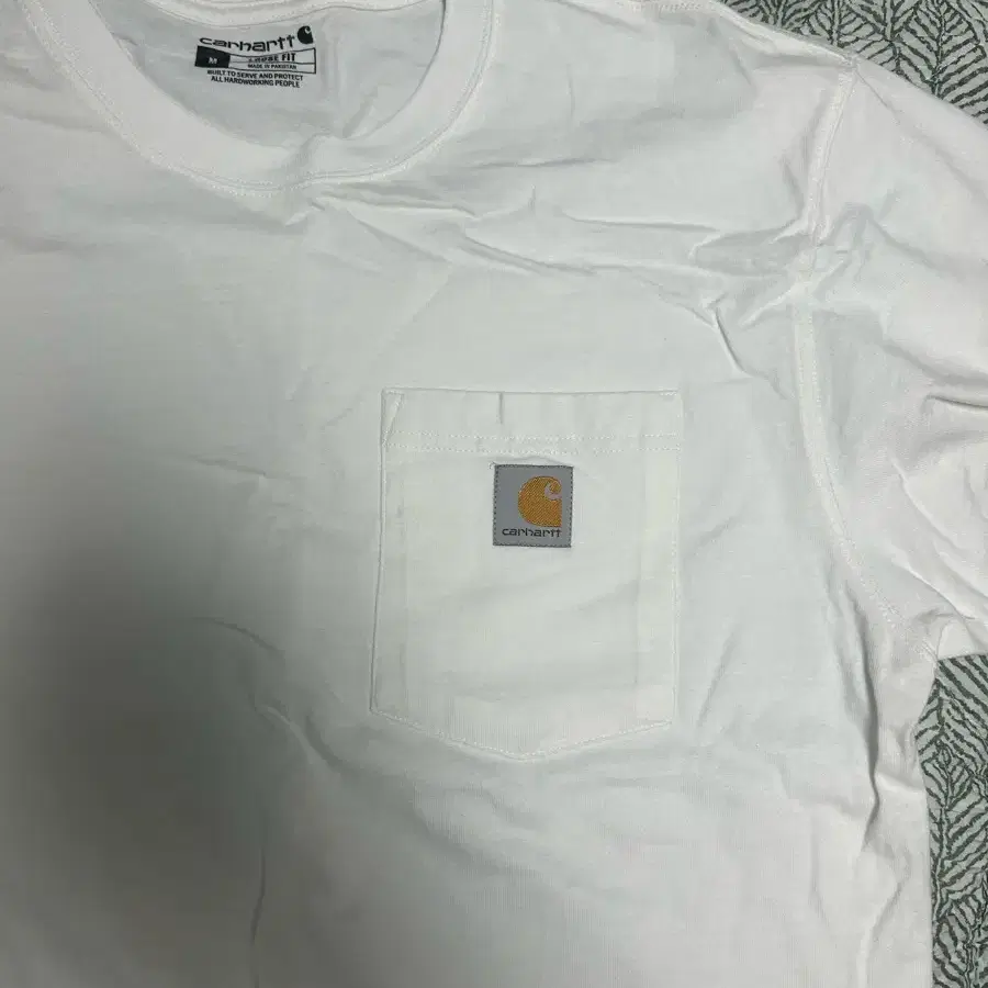 칼하트 루즈 핏 헤비웨이트 레귤러 숏슬리브 포켓 티셔츠 검흰 둘다 사시면 4000원 깎아드림