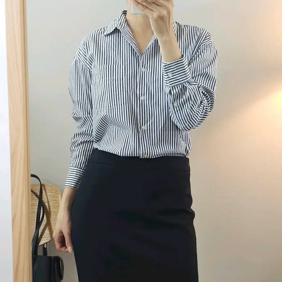 (S)유니클로 여성 긴팔 스트라이프 셔츠 베이직 J2W4557