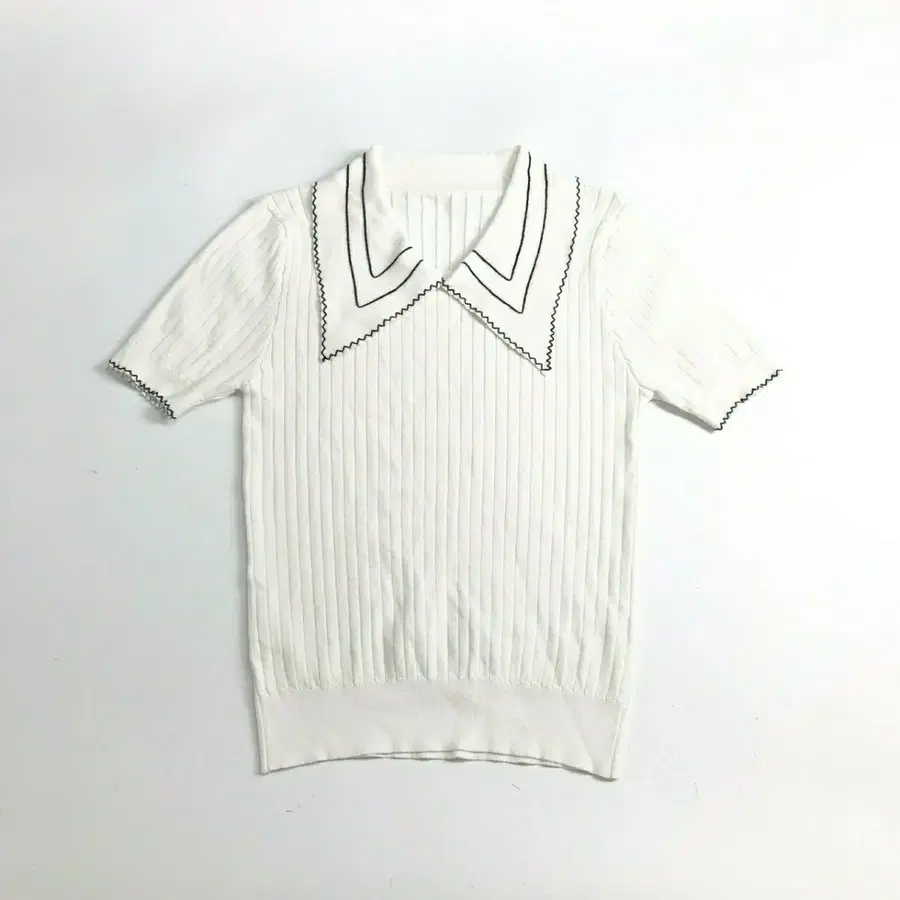 카라 배색 반팔 니트