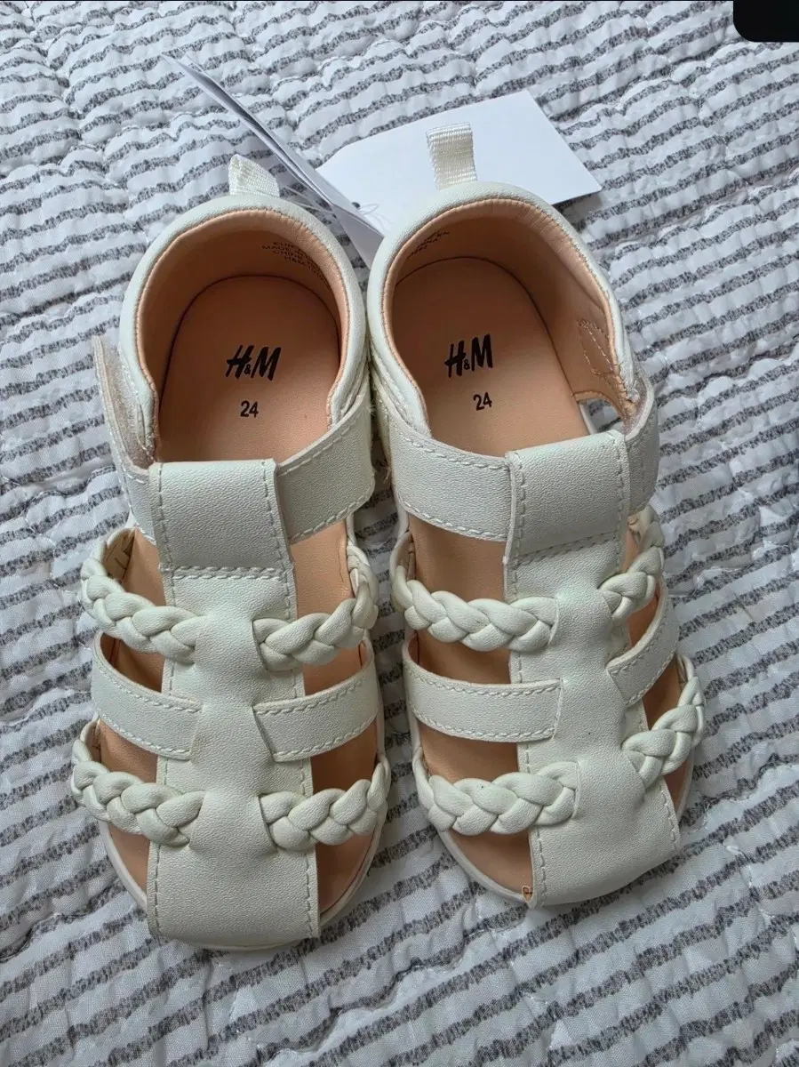 H&M 아동 샌들 화이트 24