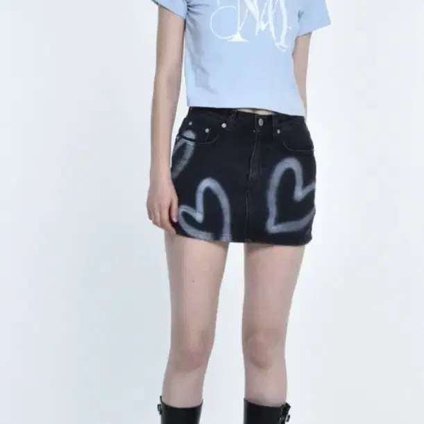 데님 하트 프린트 미니스커트 블랙s