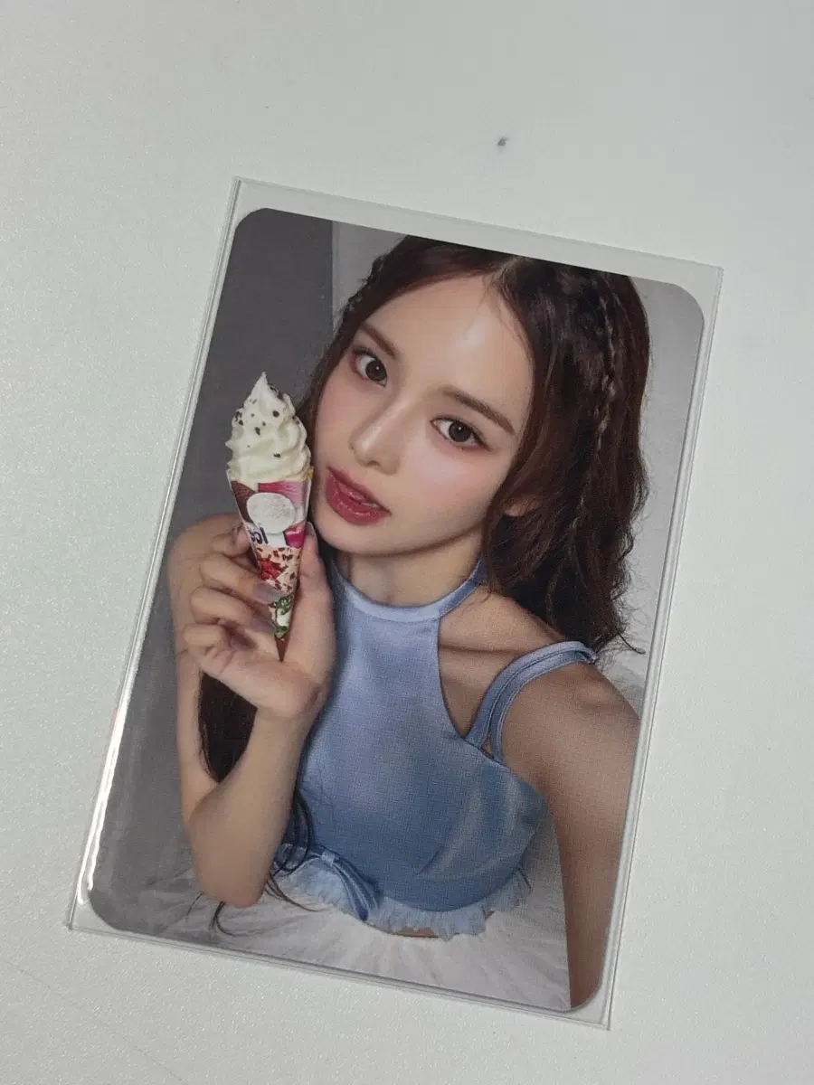 이즈나 방지민 예스24 시즌그리팅 특전 포카