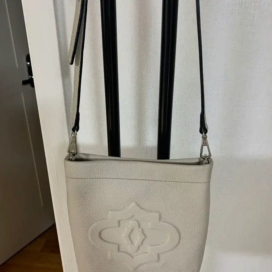 오야니 베이지 버킷백
