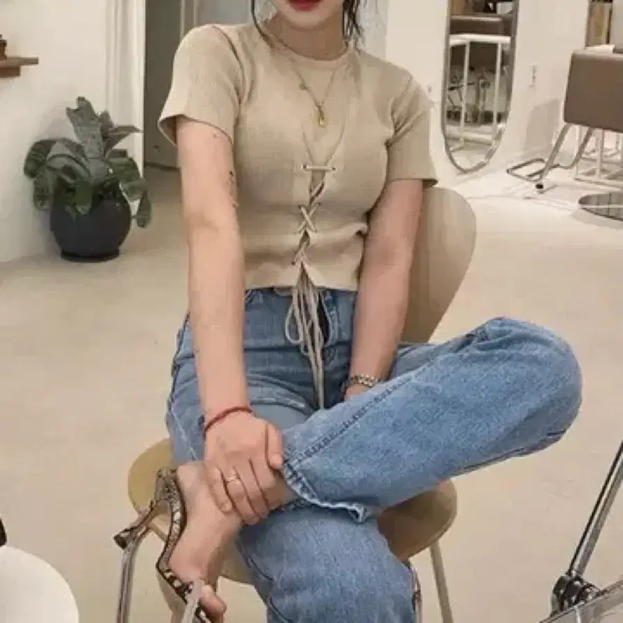 아일렛 반팔 베이지 니트