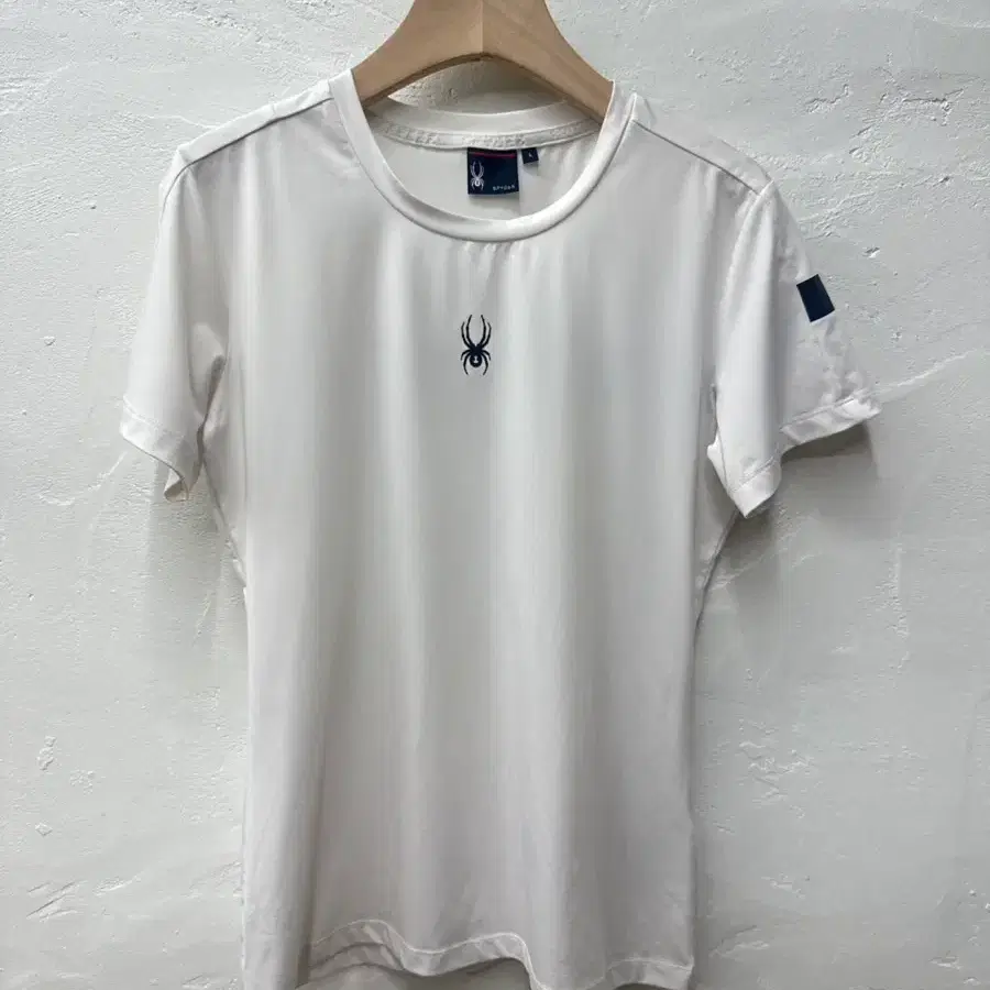 [상태최상] 스파이더 상의 여성 티셔츠 화이트 기능성 반팔 L