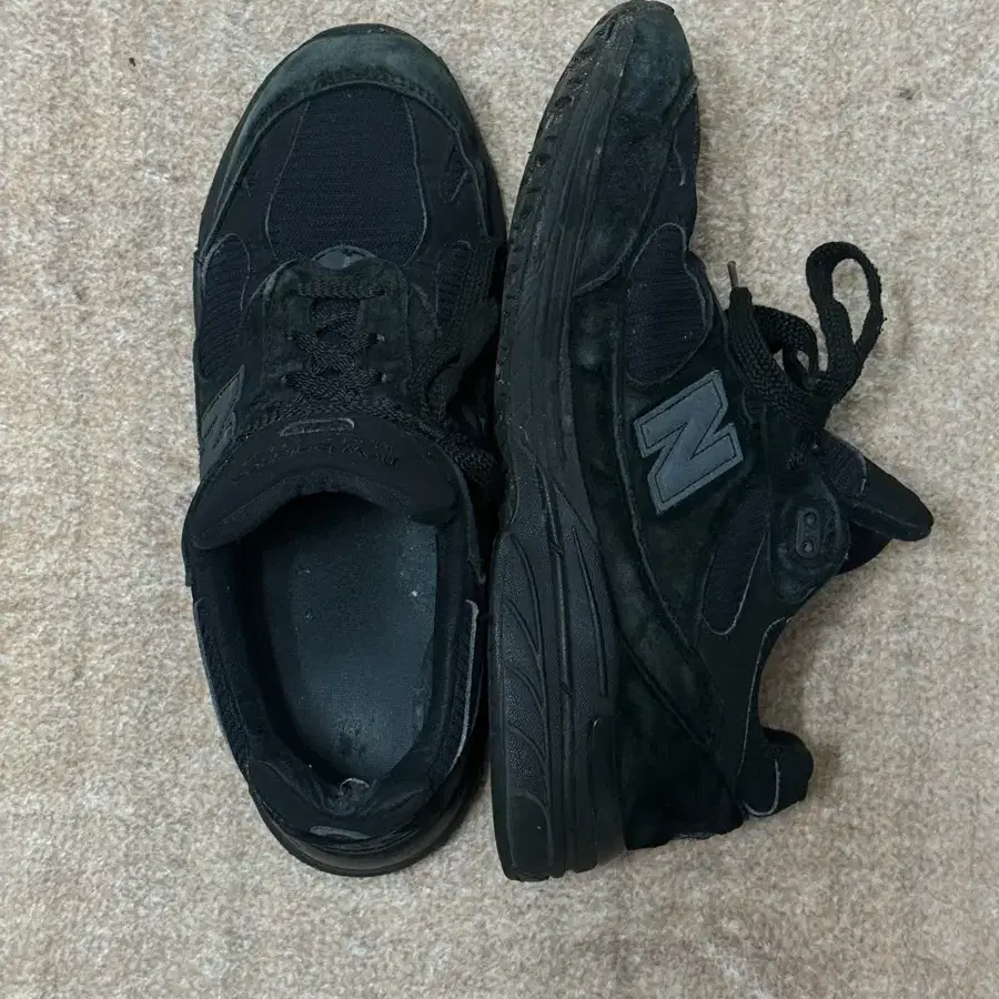 뉴발란스 993 트리플 블랙 270
