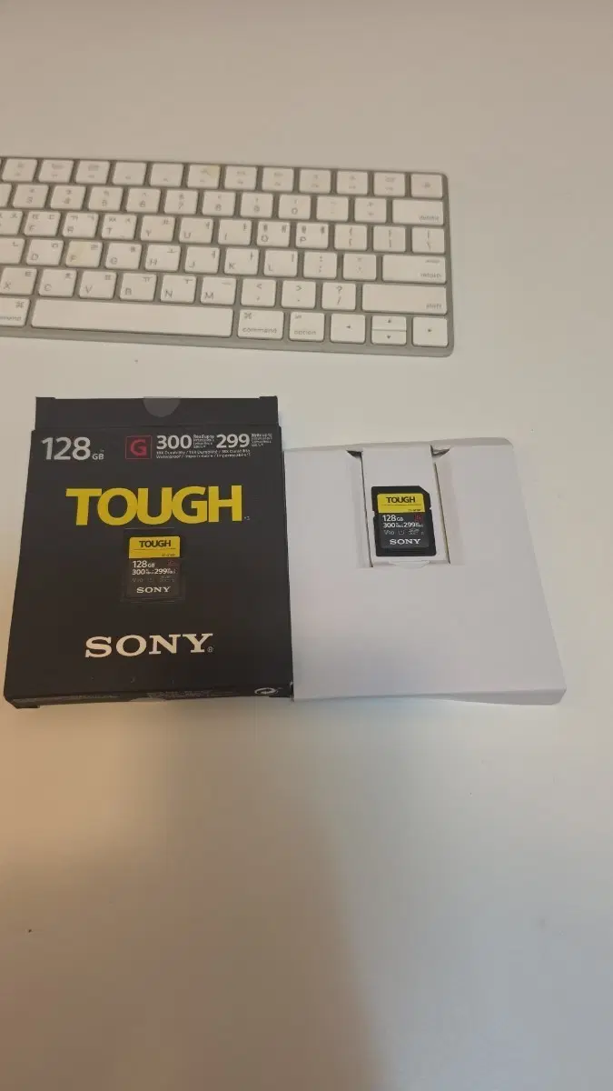 Sony TOUGH G 128기가 (v90) SF-G128T