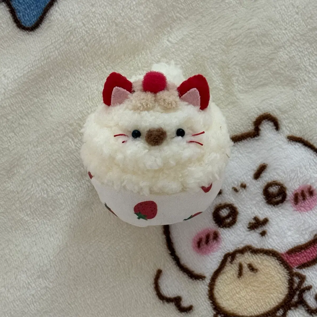유잉무이 연유딸기고양이빙수 인형