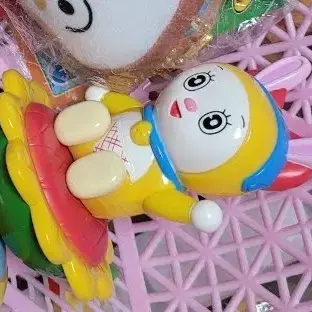 꽃 도라미 피규어