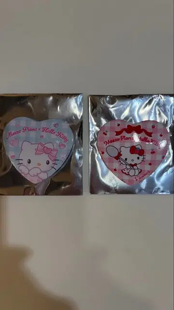 mezzo piano x Hello Kitty 캔뱃지 2세트