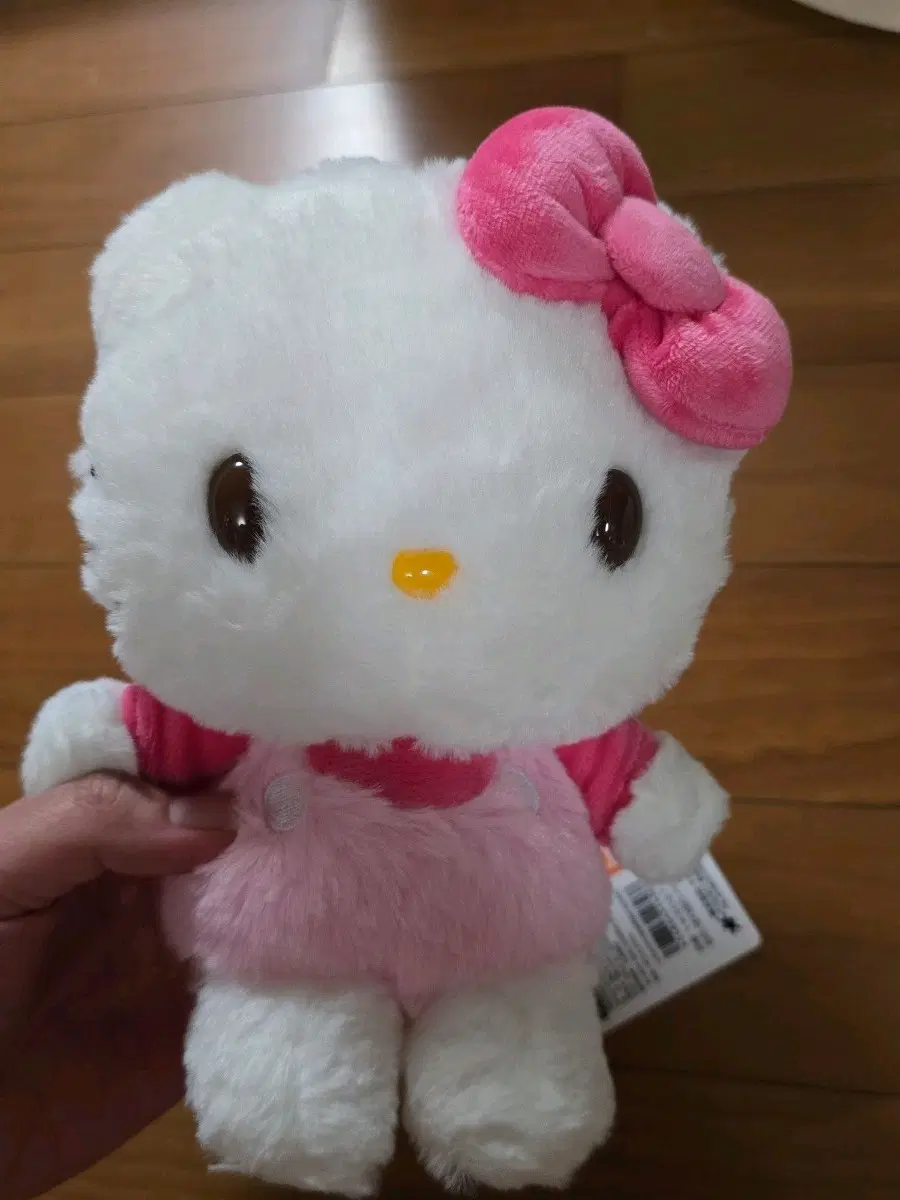 헬로키티 인형 팝니다.