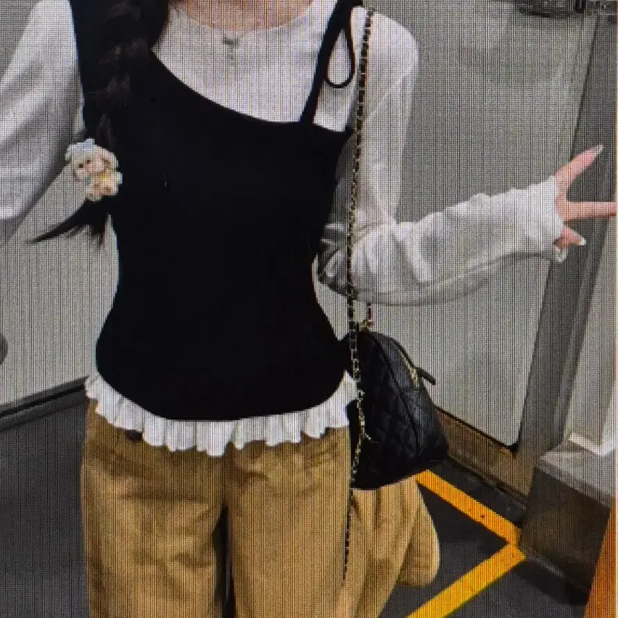(해외배송)붙어있는 프릴 끈나시  긴팔티 2컬러