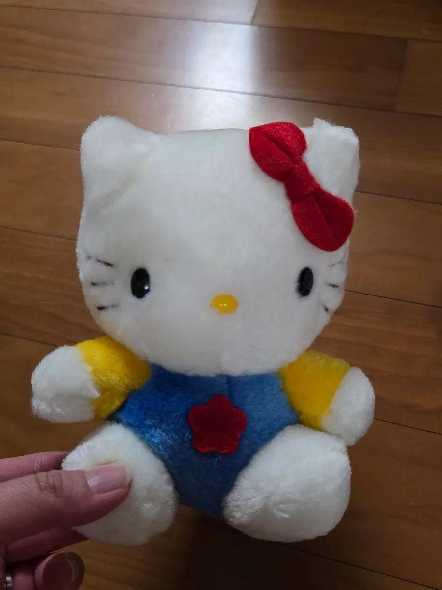 키티 인형팝니다.
