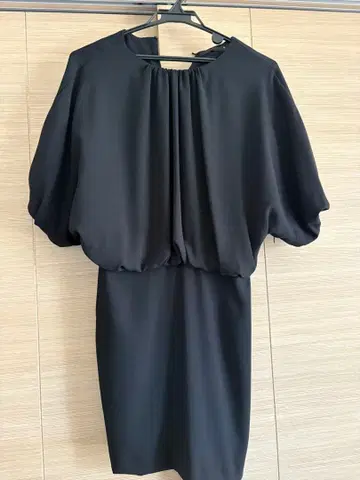 ZARA 블랙 퍼프 슬리브 원피스 XS