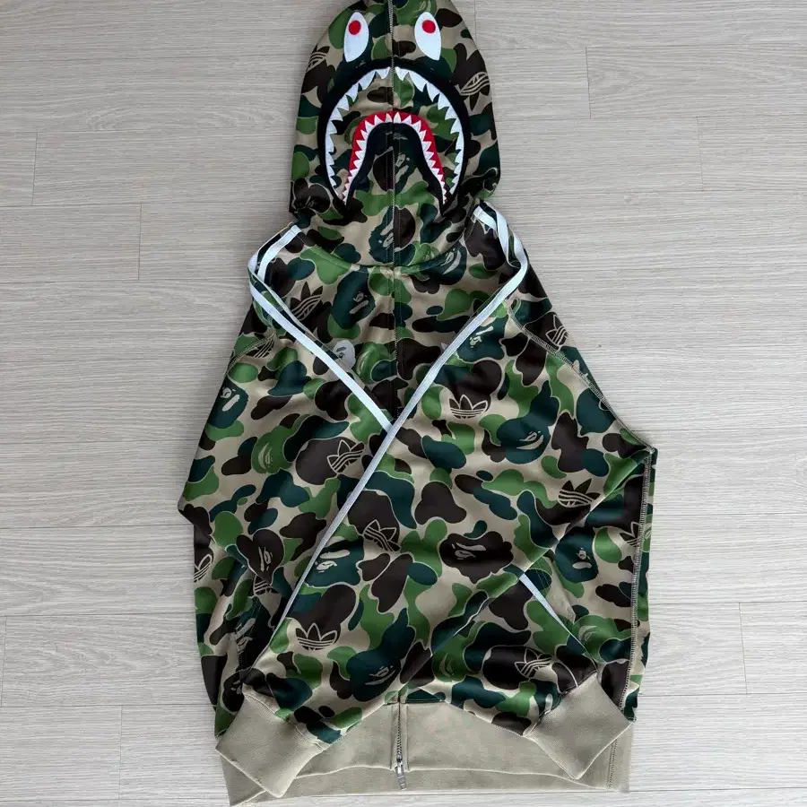 아디다스x베이프 샤크 트랙 후드