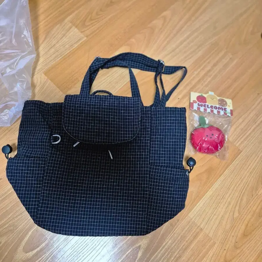 체크가방 데일리 백팩(키링과 함께)새제품