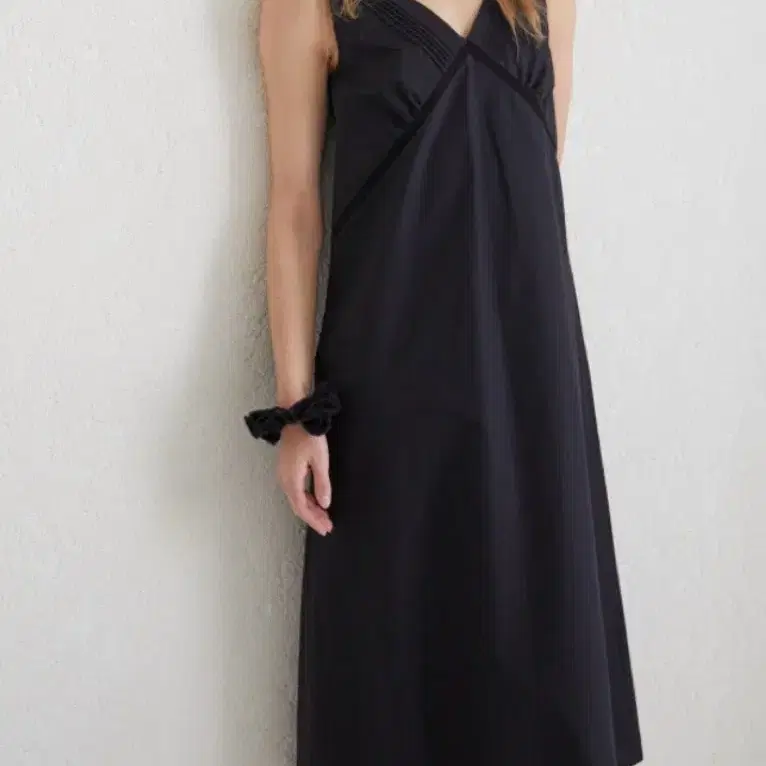 르셉템버 LONG SCALLOPED DRESS [BLACK]