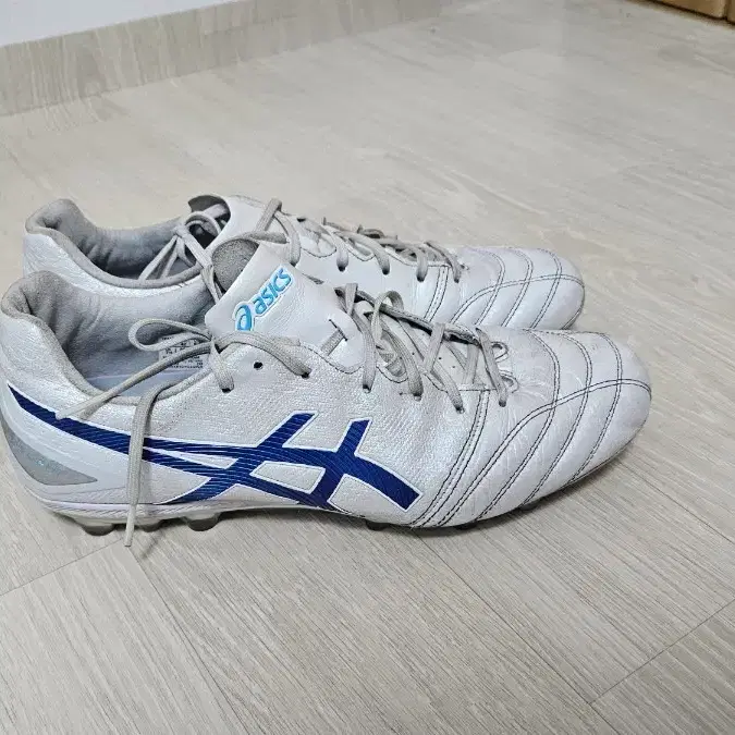 아식스 축구화 ds light ag pro 265 사이즈