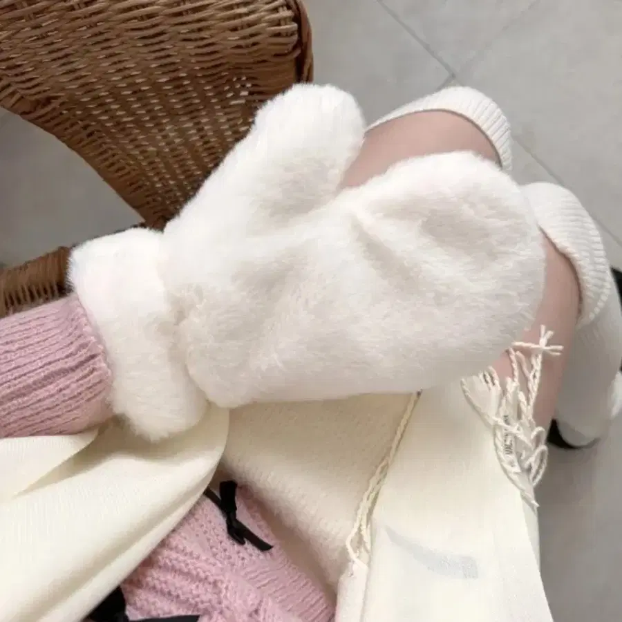 앙고라 털장갑 / 겨울 털장갑 / 손모아 장갑 / 벙어리 장갑 / 아이보리색