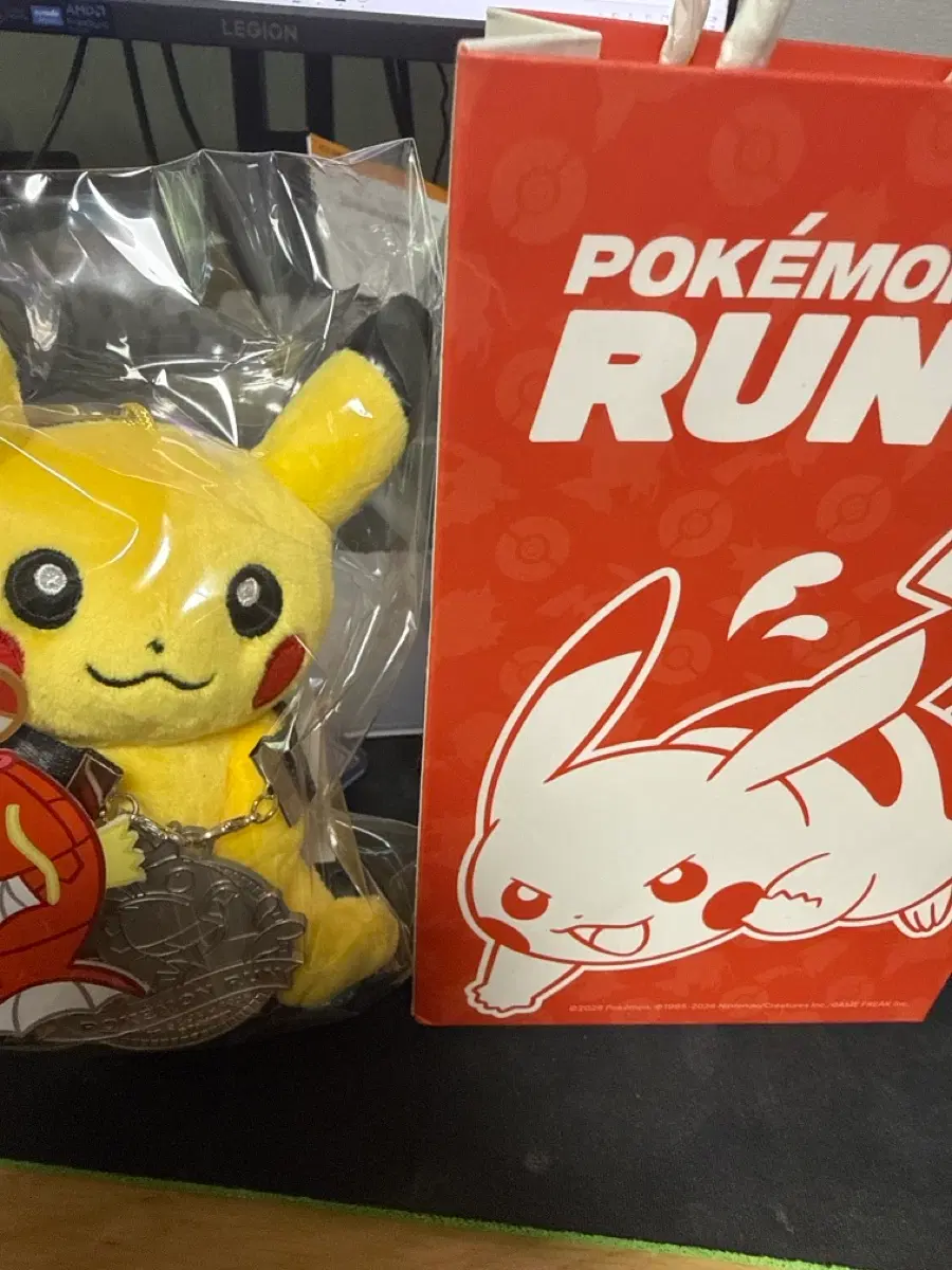 미개봉 포켓몬 런 은메달 피카츄인형