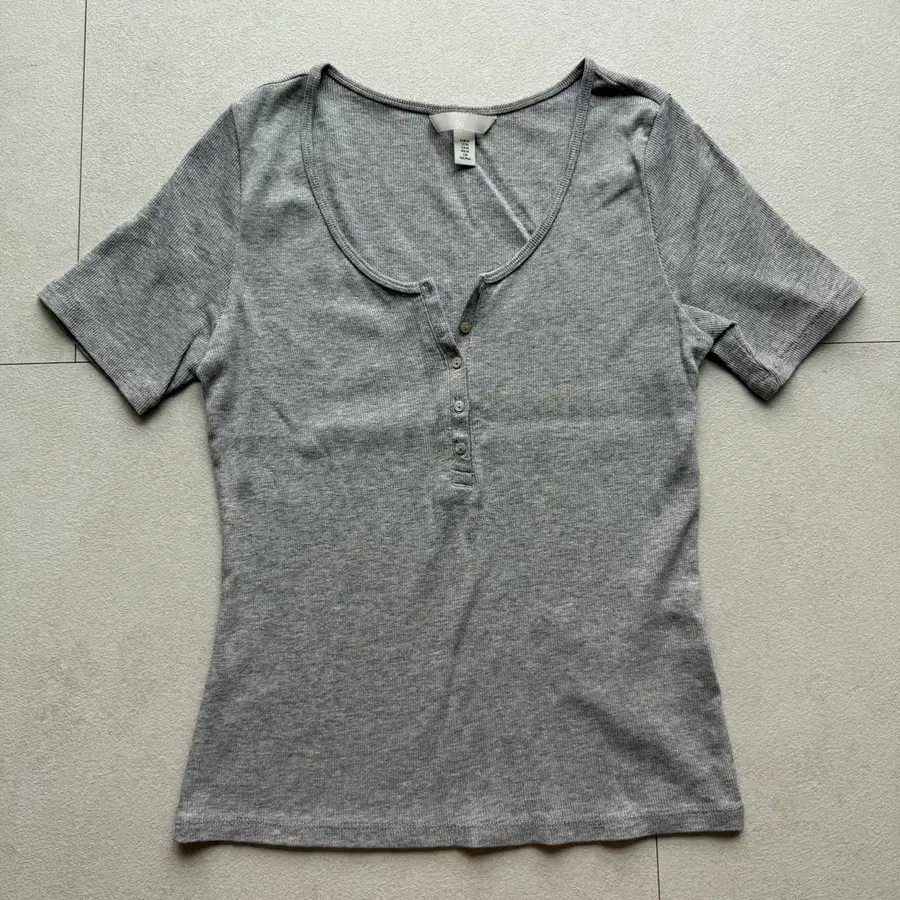 h&m 그레이 골지 헨리넥 반팔 티셔츠 M 흐앤므