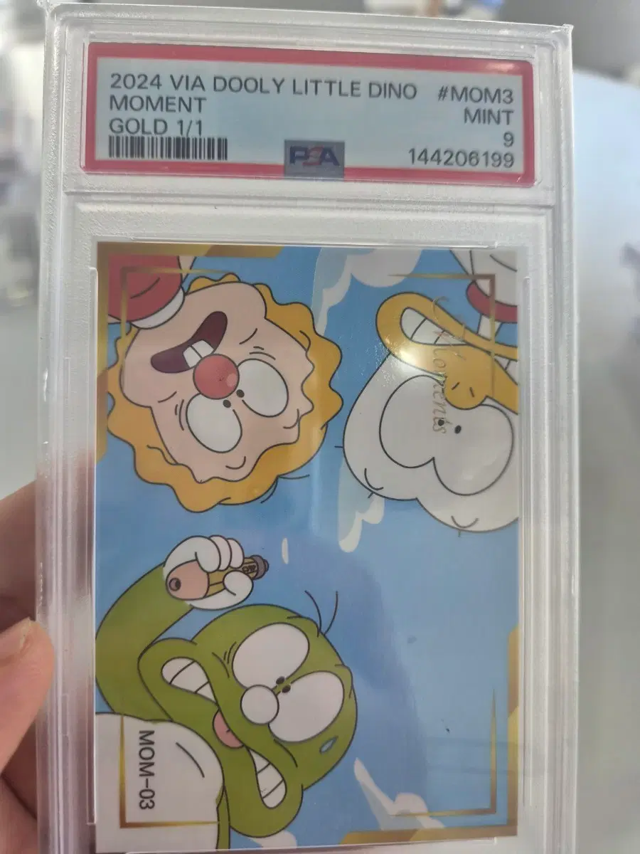 2024 VIA DOOLY LITTLE DINO GOLD 1/1 MINT 9