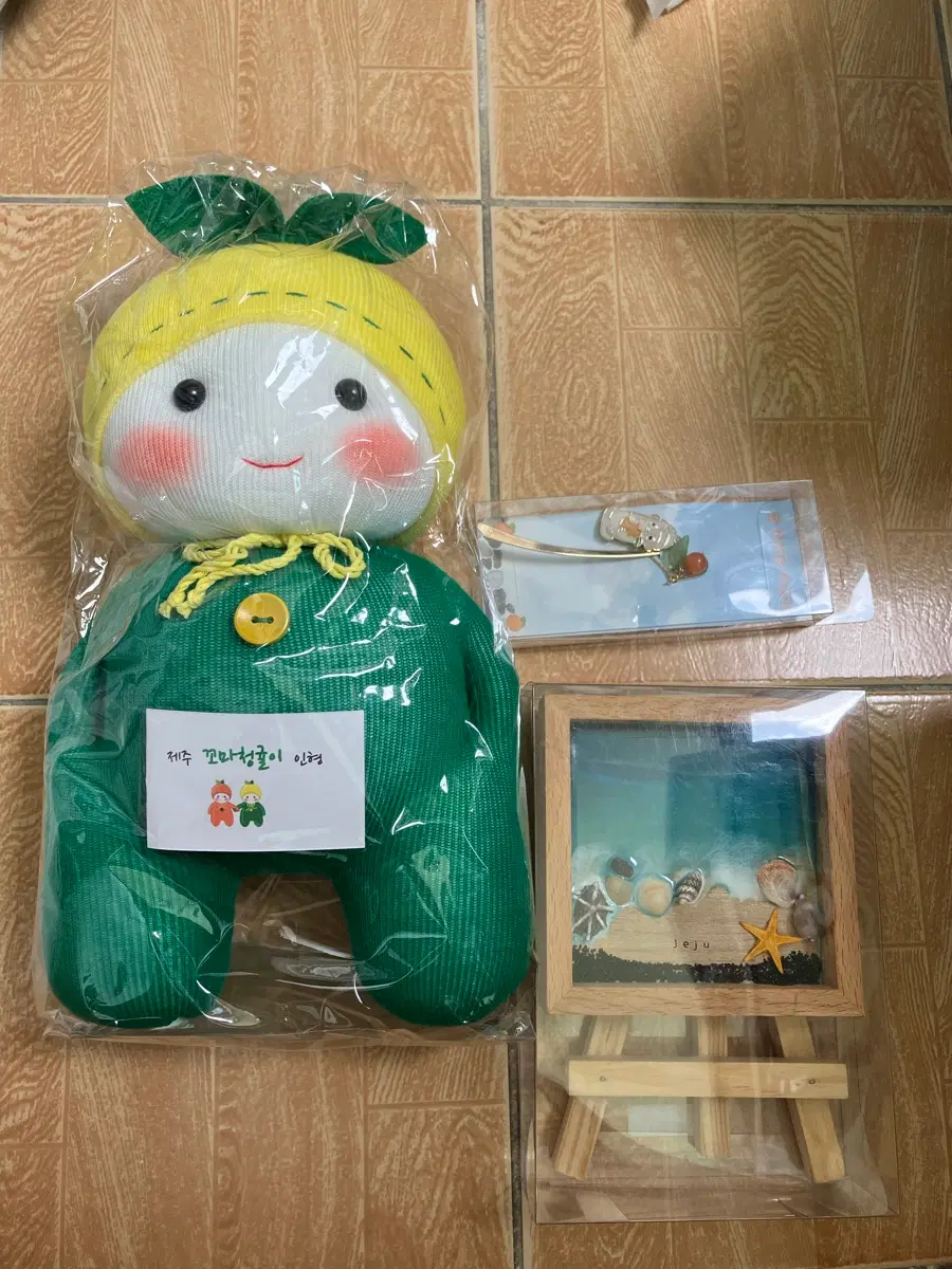 제주도 미개봉 기념품 인형 책갈피 반값 판매!