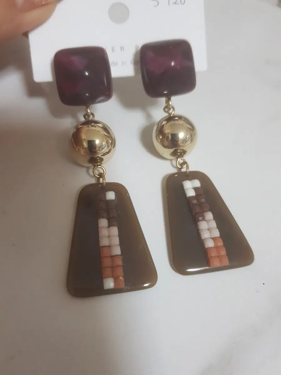 사각 보라색 비즈 롱 귀걸이