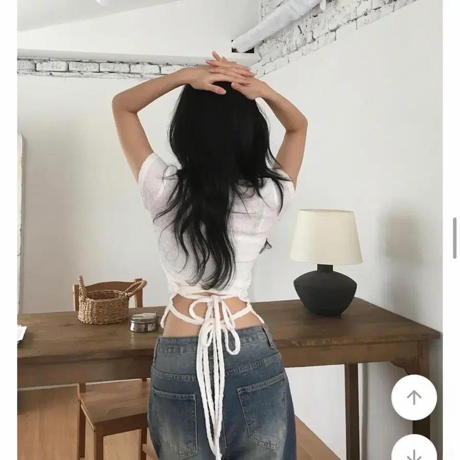 에이블리 유넥 스트랩 반팔 티셔츠