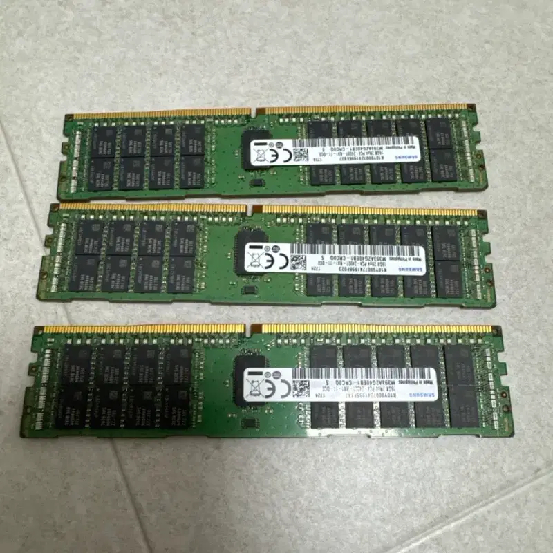 삼성 램 3개 (16gb DDR4 2400T)