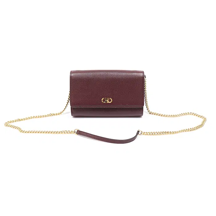 Ferragamo(페라가모) 22 0017 와인 페블 카프스킨 간치니 미니 체인 크로스백 MGD42816FE