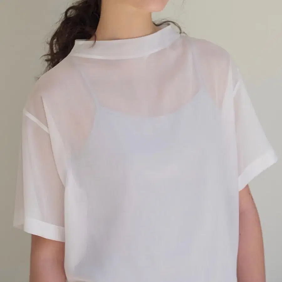 씨에씨 블라우스 새상품 LAURENT SHEER LINEN HIGH-NECK TOP