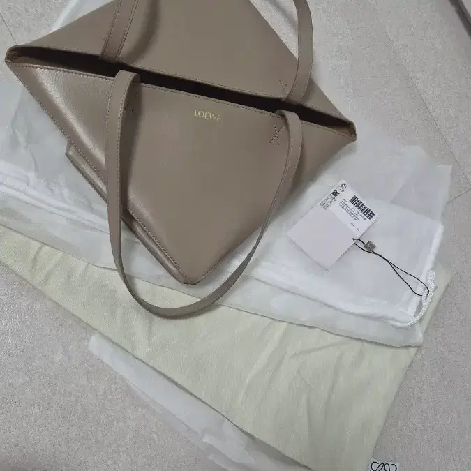 로에베 퍼즐폴드 샌드