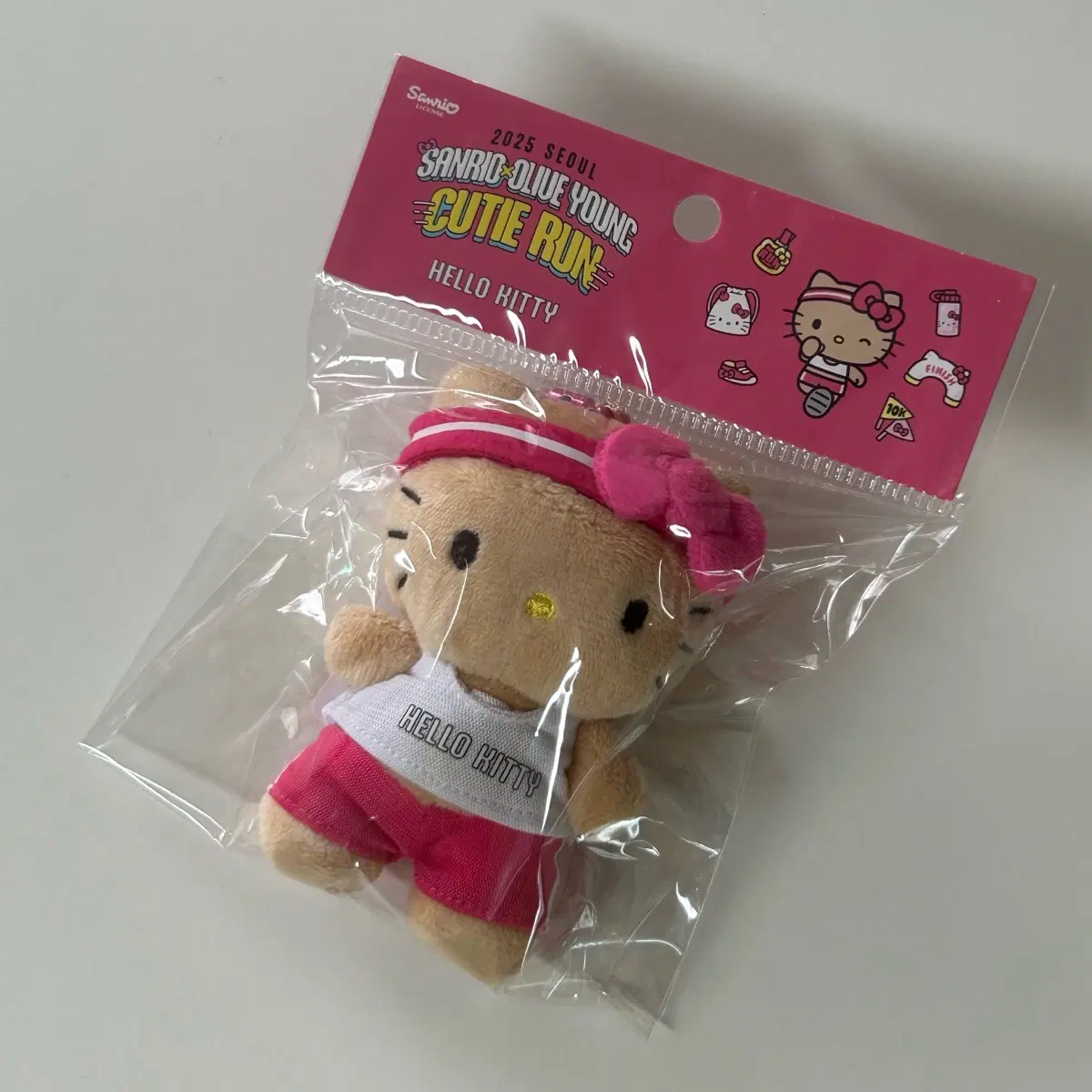 올리브영 산리오 헬로키티 큐티런 인형 키링