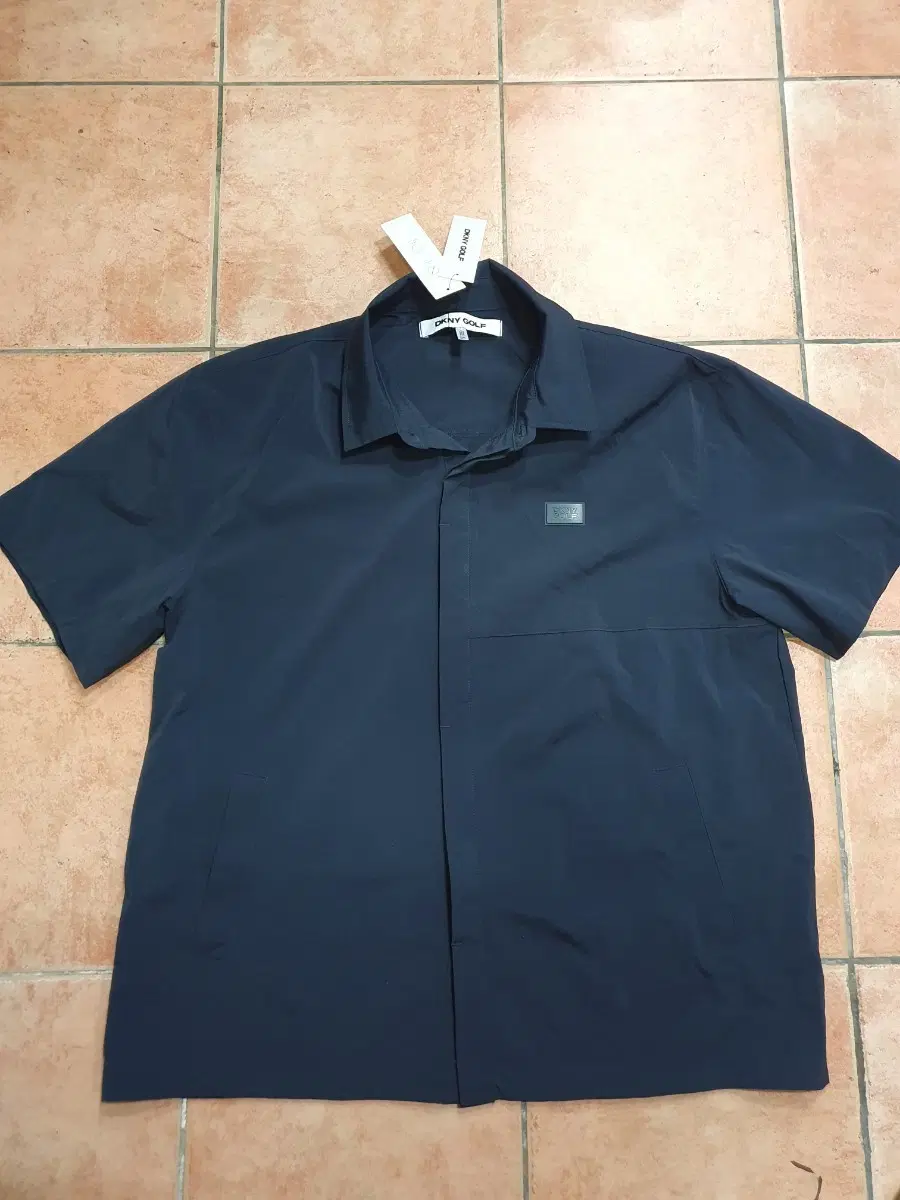 DKNY GOLF 기능성 반소매 셔츠형 아우터 (3XL / 실측 포함)