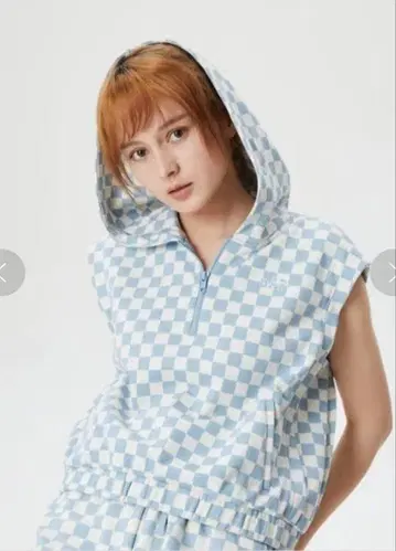 GAP 슬리브리스 체커보드 하프 지퍼 후드티 숏팬츠