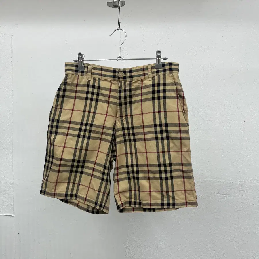 [29] BURBERRY NOVA CHECK PANTS