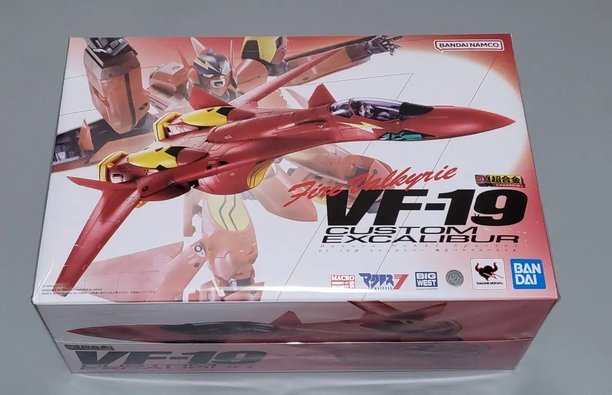 반다이 DX초합금 마크로스 VF-19 넥키 바사라 스페셜 파이어발키리