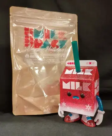 Muuktoy JUICE BOX BOY MILKPACK HOLYDAY COLOR RED