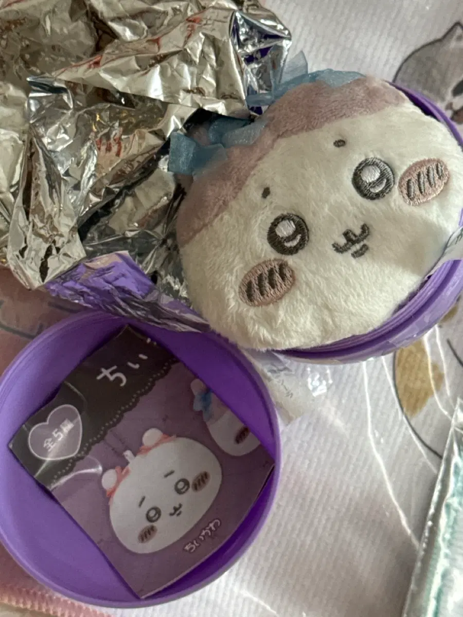 치이카와 리본 마스코트 거울 미러 키링 가챠 하치와레