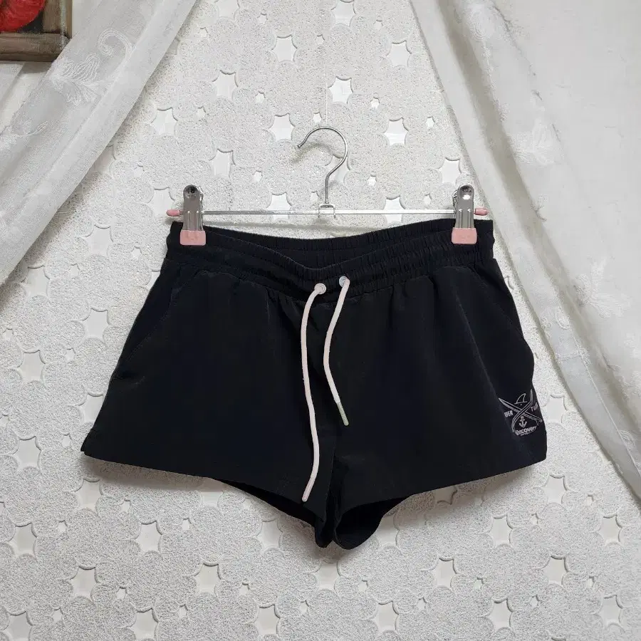 디스커버리 쇼츠반바지 여성25