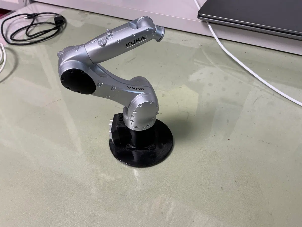 [증정품] 독일 KUKA 로봇 정품 다이캐스트 피규어 (모델명: KR 6 R900 sixx 실버 버전)