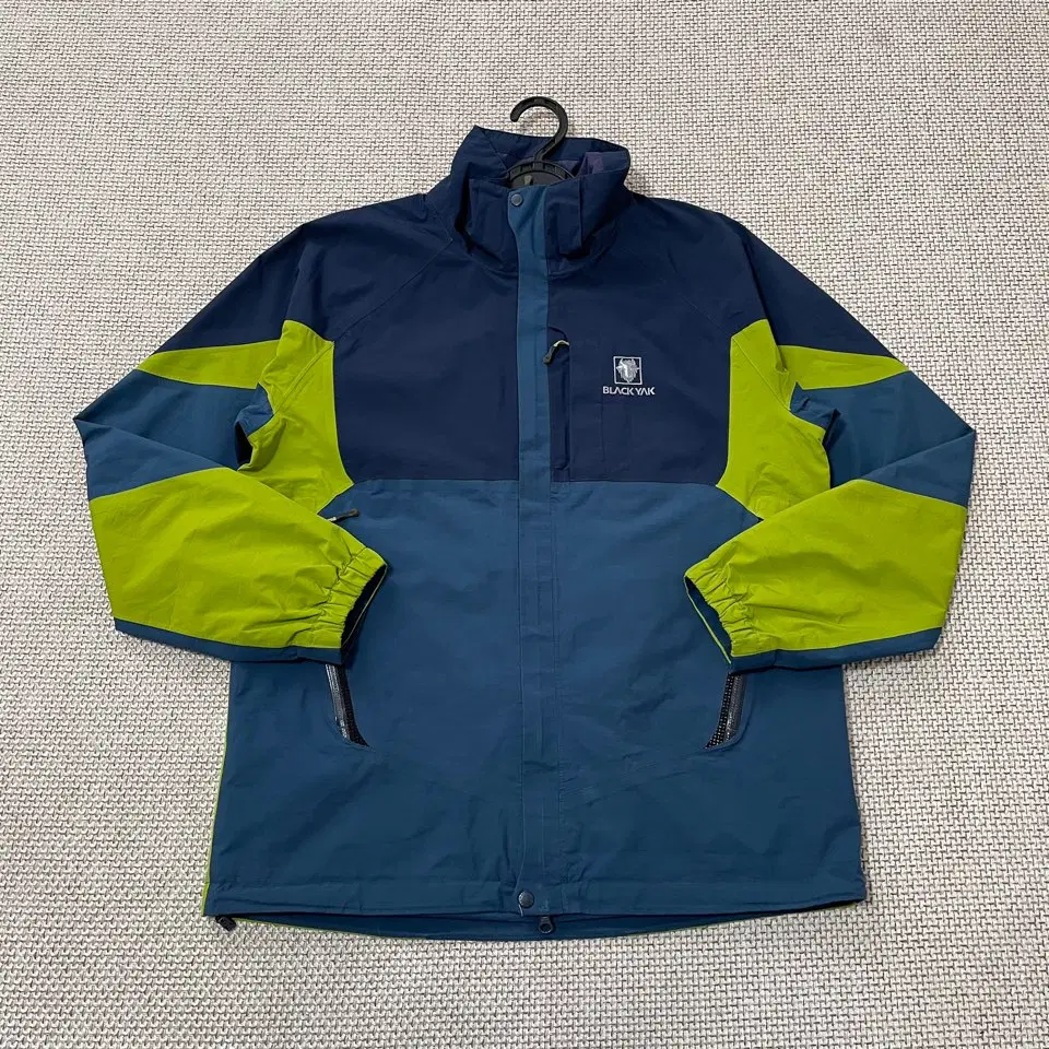 L 블랙야크 고어텍스 등산 바람막이 자켓 B.6097