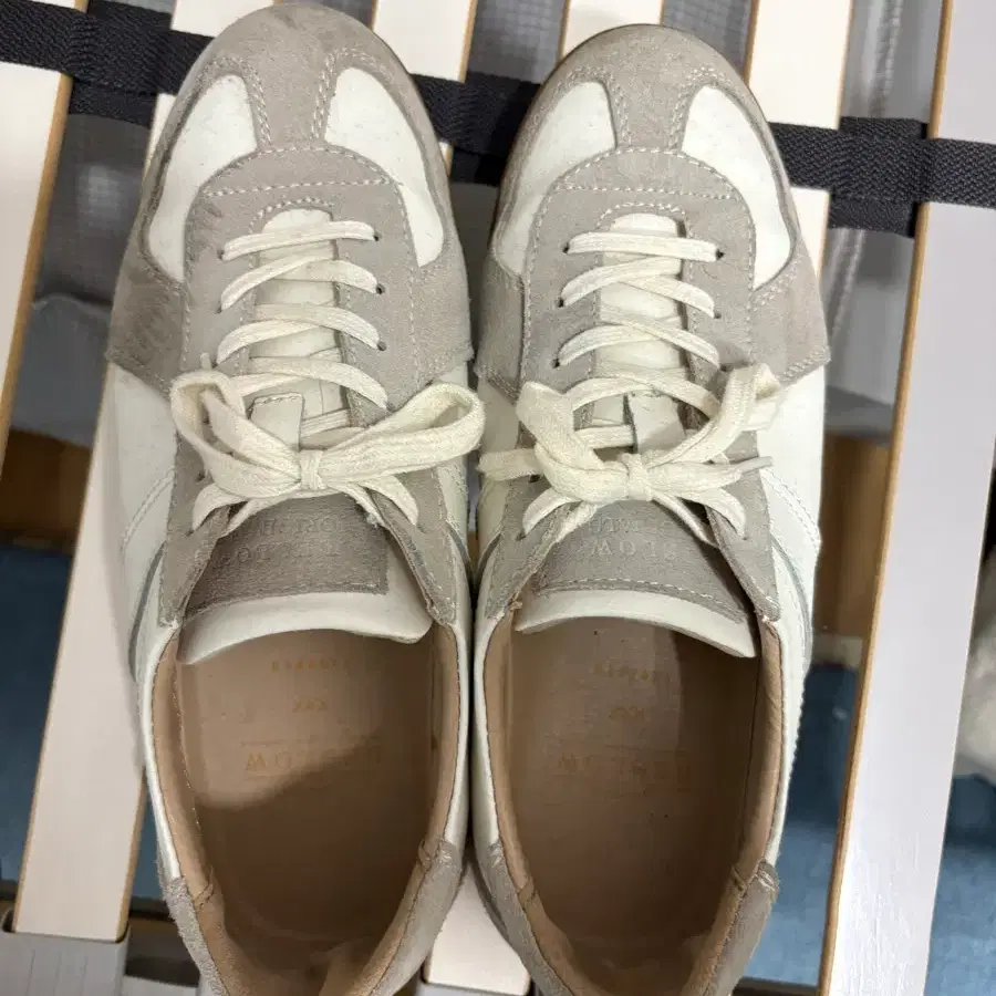 독일군 스니커즈 270
