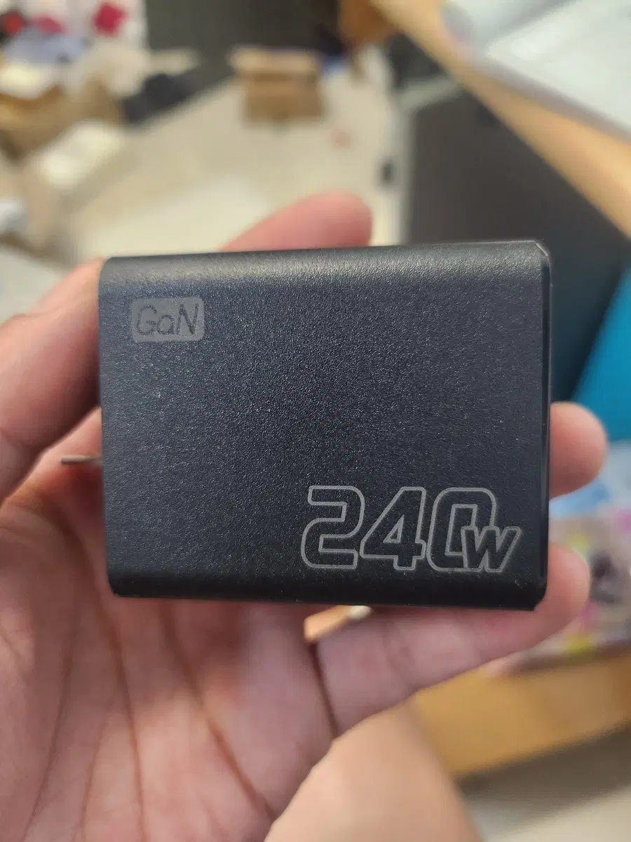 GaN 240W 5포트 고속 충전기 블랙