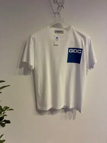 [ 미사용 새상품 ] GDC 박스 로고 T셔츠 GDC