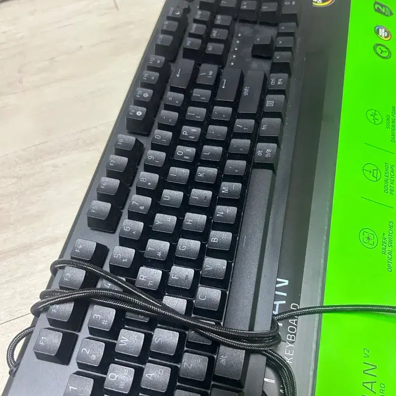 레이저 코리아 Razer Huntsman V2 Linear KR 게이밍 키보드 판매합니다.