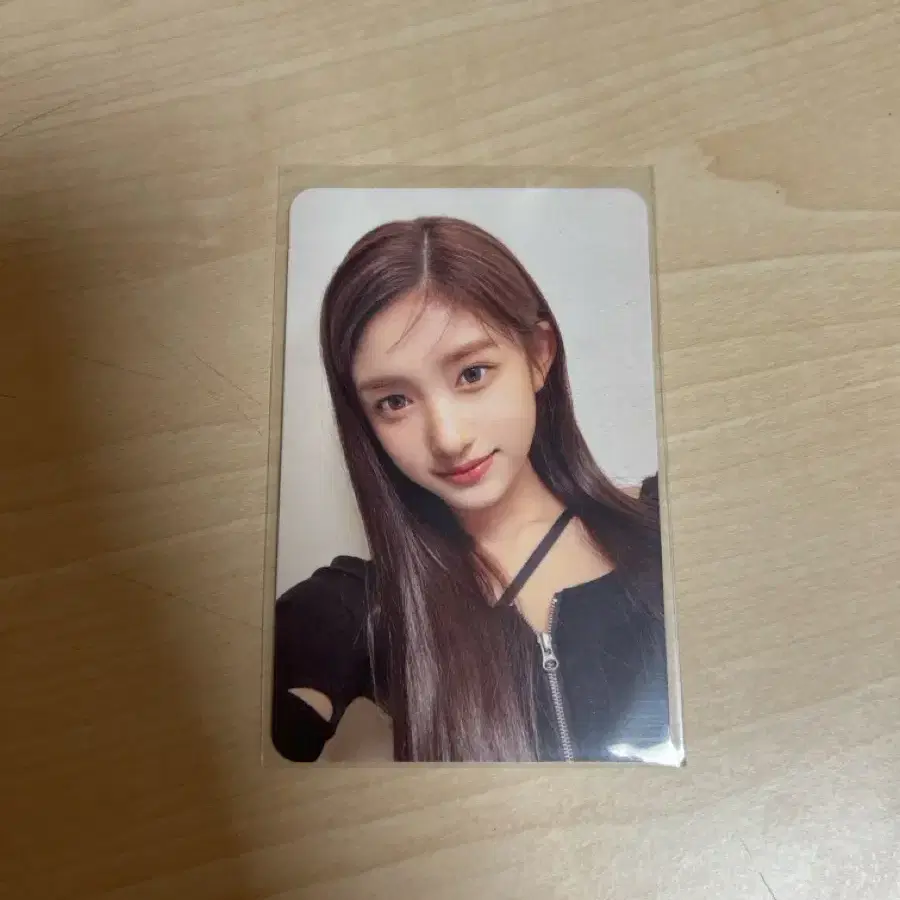 아이브 이서 일레븐 포카 급처입니다.