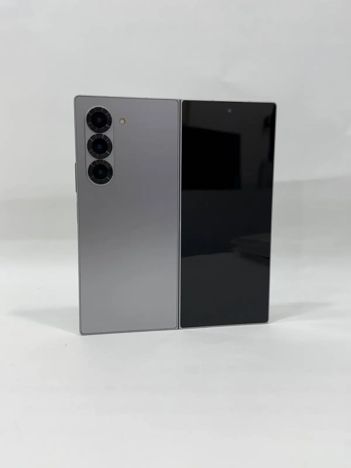 갤럭시Z폴드6 실버 512GB Y2131